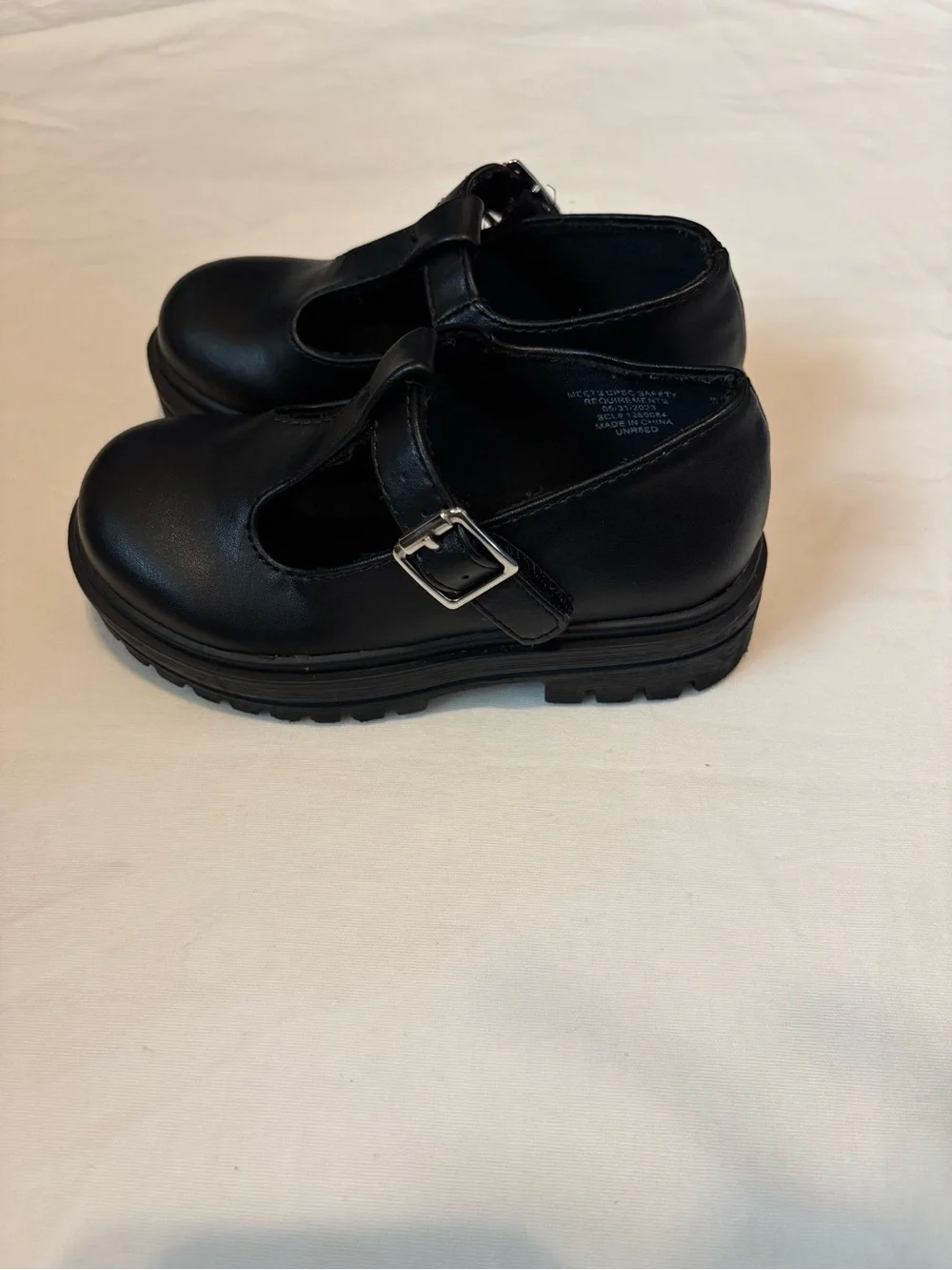 UNR8ED Girls Black Mary Jane Shoes Size 8M Buckle Strap